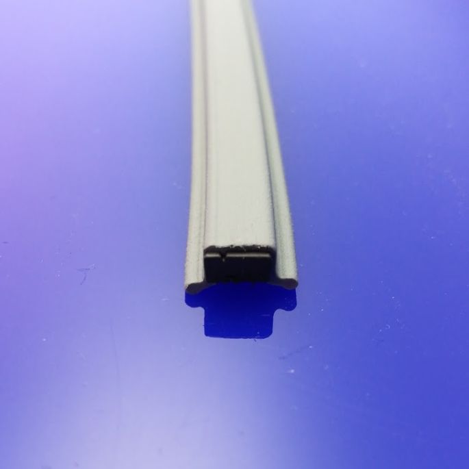 Get Wet C200 C200/V6RP/MGNT/GUMG025/ inschuif magneetprofiel 195cm licht grijs *niet meer leverbaar*